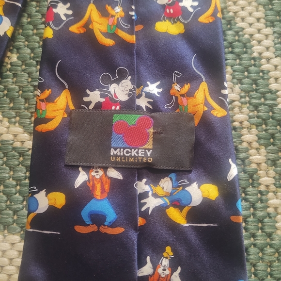 Mickey Unlimited Men's Tie 100% Silk Hand Made Disney Mickey Mouse BLUE - Picture 3 of 6
